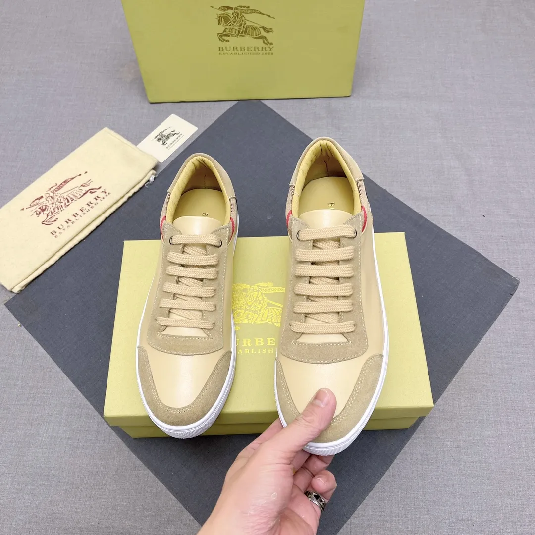 P360 B men's classic low-top sneakers are reinterpreted in Vintage plaid cotton and cowhide materials, decorated with a new brand logo. First-grain cowhide lining, embossed Burberry lettering logo on the heel, original outsole! 38-44 (45 46 customized) No. 019